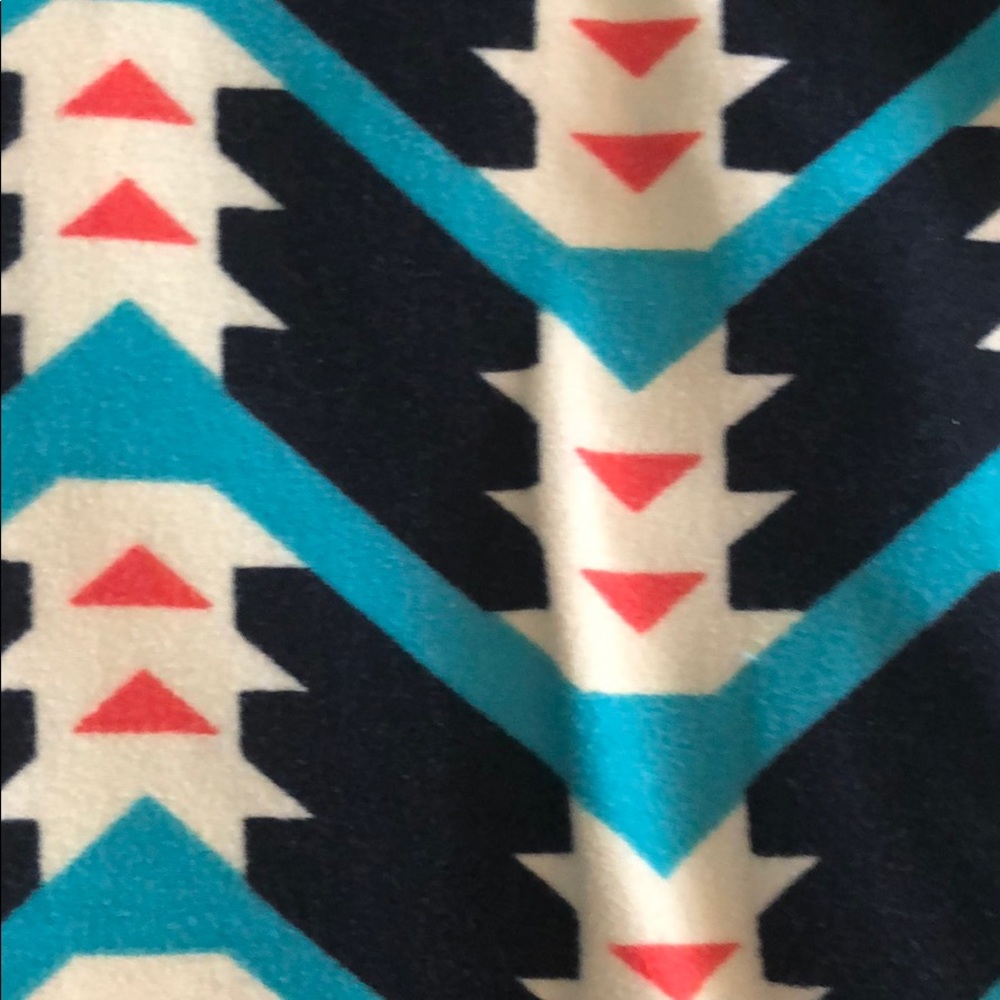 Arrow print LuLaRoe leggings. - Picture 2 of 3